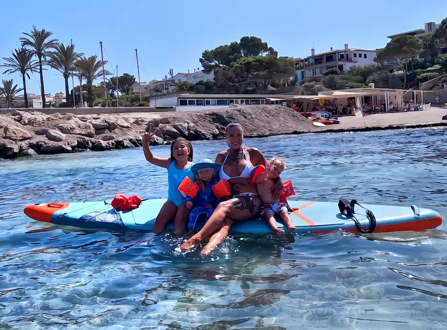 Tanja Kasper mit ihrer Familie